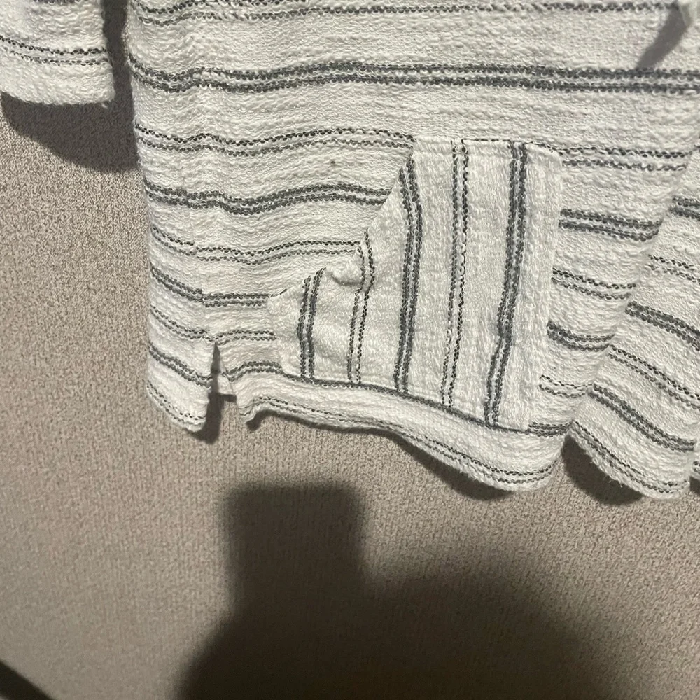 Onque Casuals‎ Gray and White Striped V-Neck Sweater